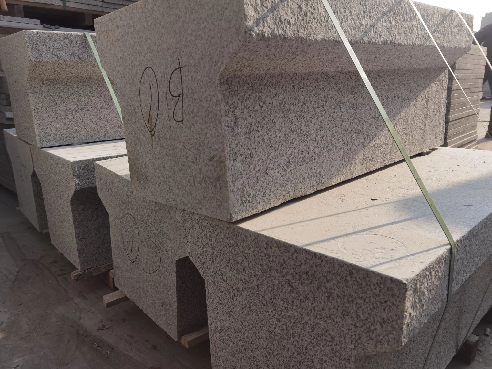 異形芝麻白石材產(chǎn)地價(jià)格